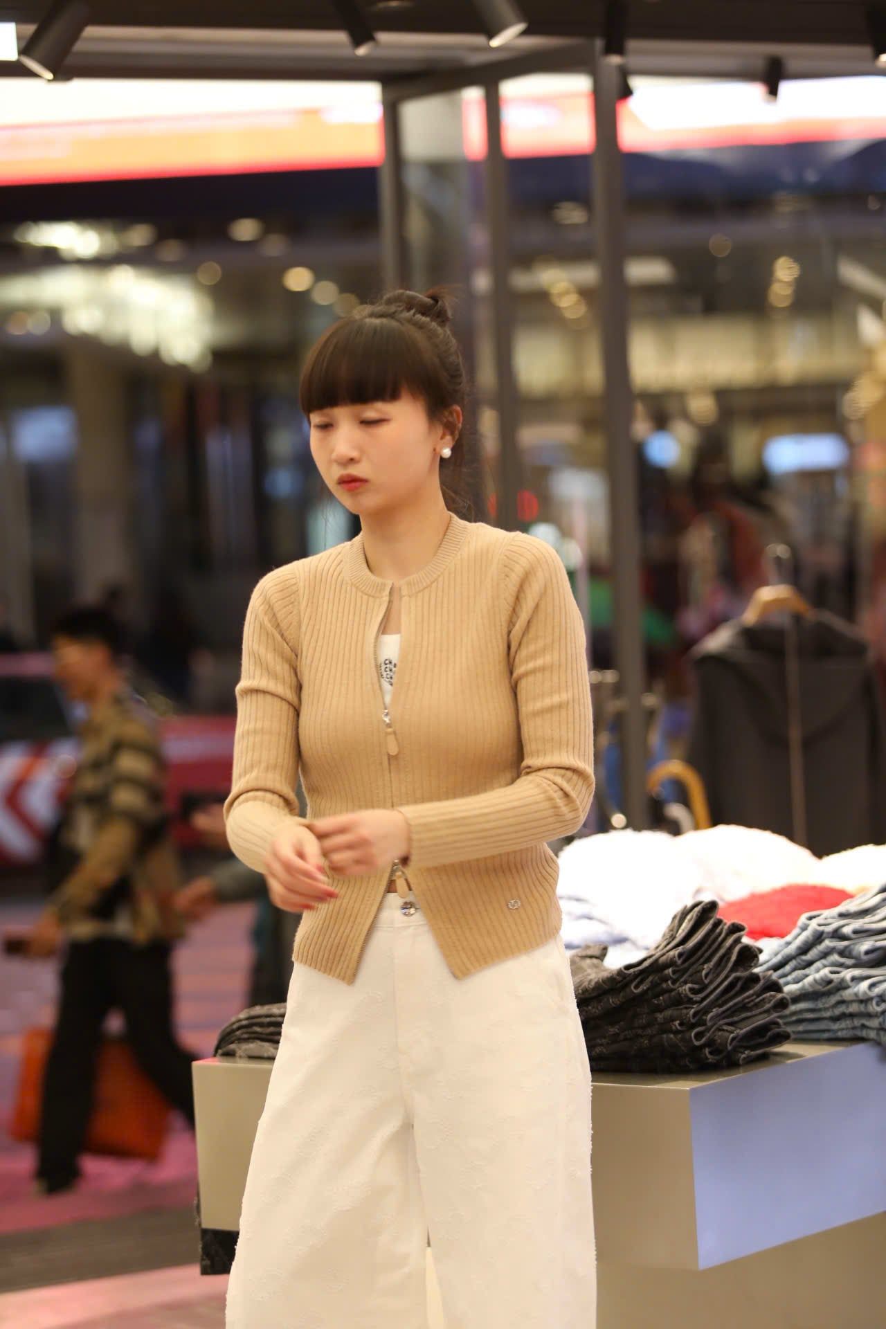  Áo khoác len nâu nhạt khóa Zip 2 chiều 