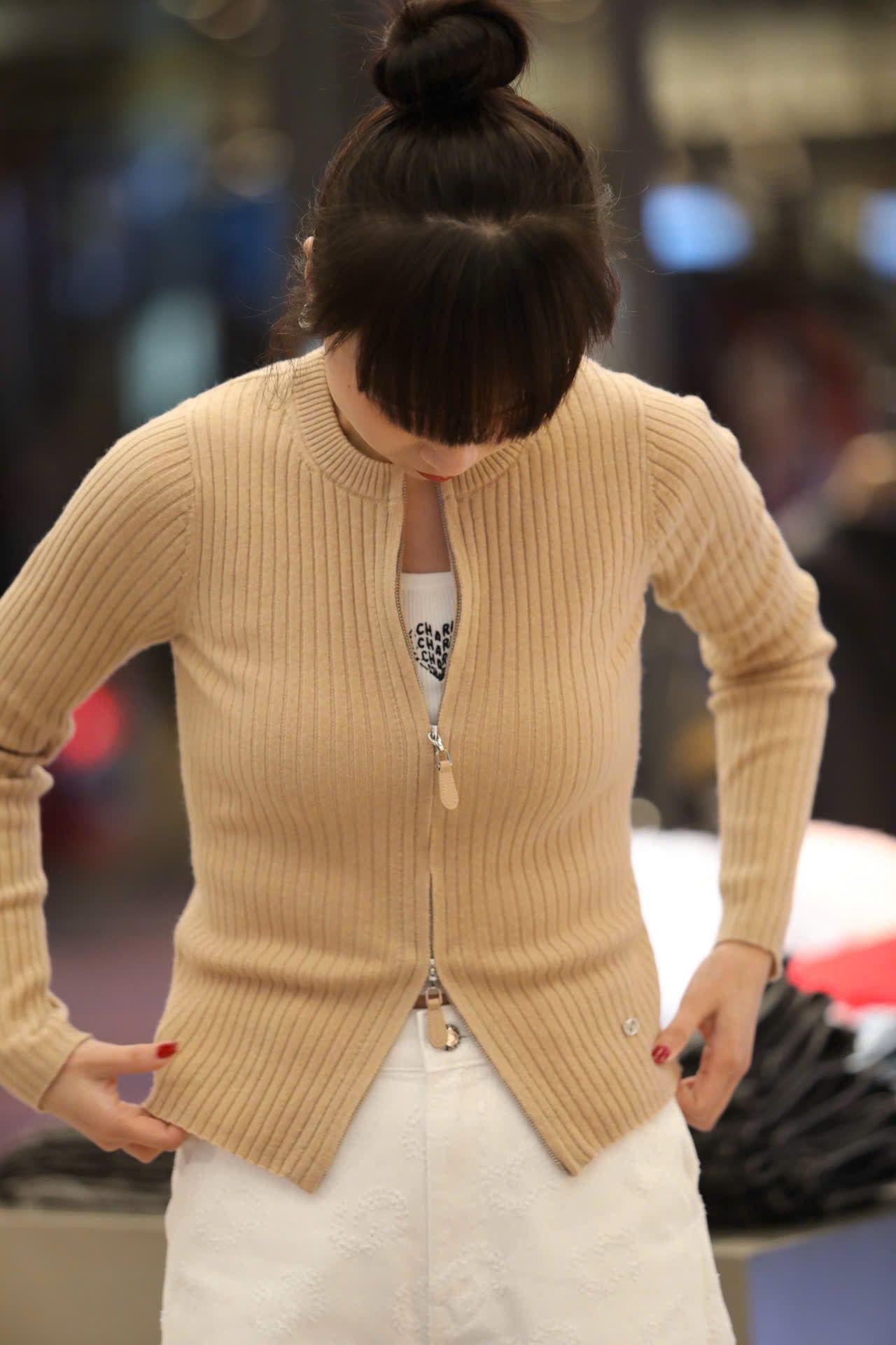  Áo khoác len nâu nhạt khóa Zip 2 chiều 