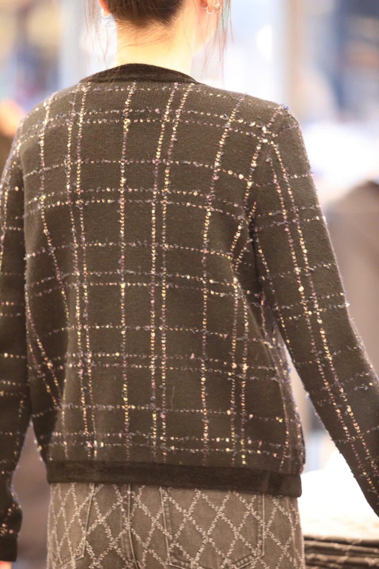  Áo CDG len đen. cúc trắng ô vuông 