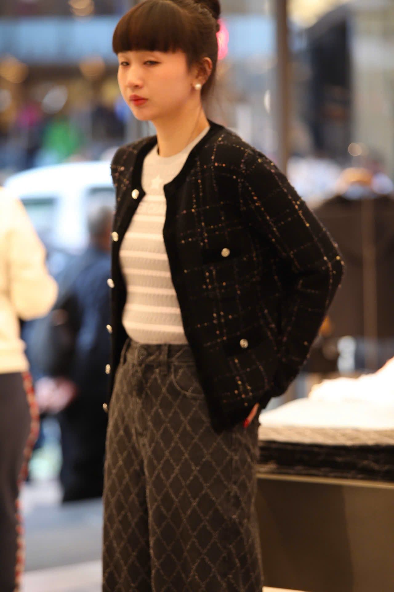  Áo CDG len đen. cúc trắng ô vuông 