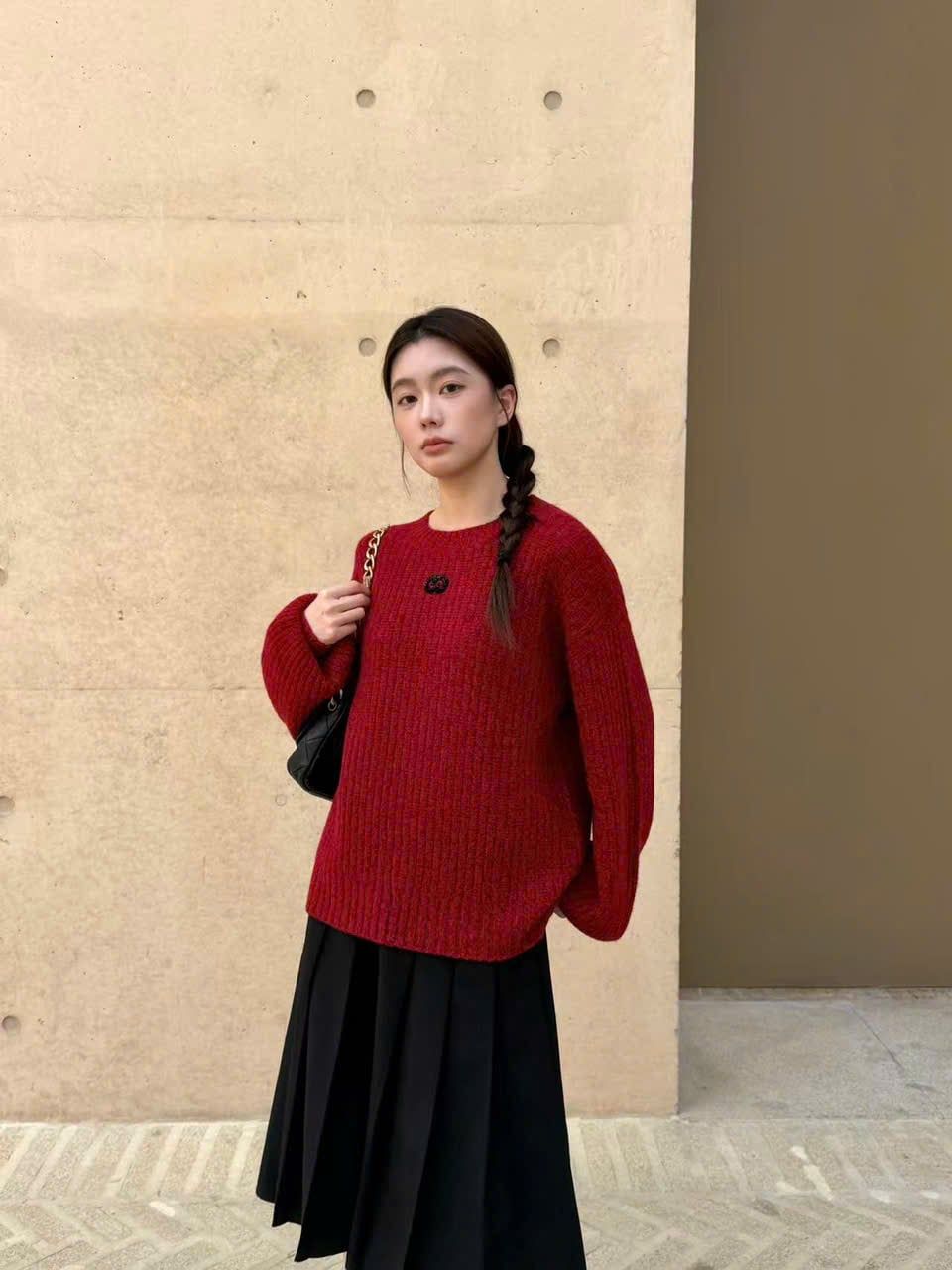  Áo Len đỏ dài tay dáng dài Cashmere logo ngực 