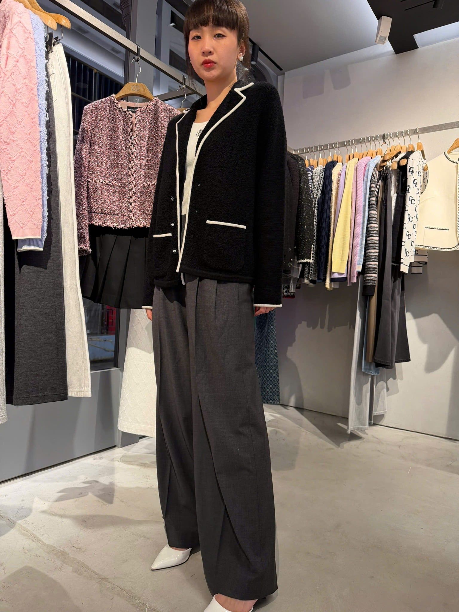  Áo CDG len đen cổ V viền trắng 