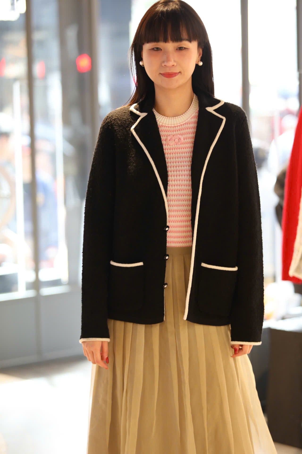  Áo CDG len đen cổ V viền trắng 