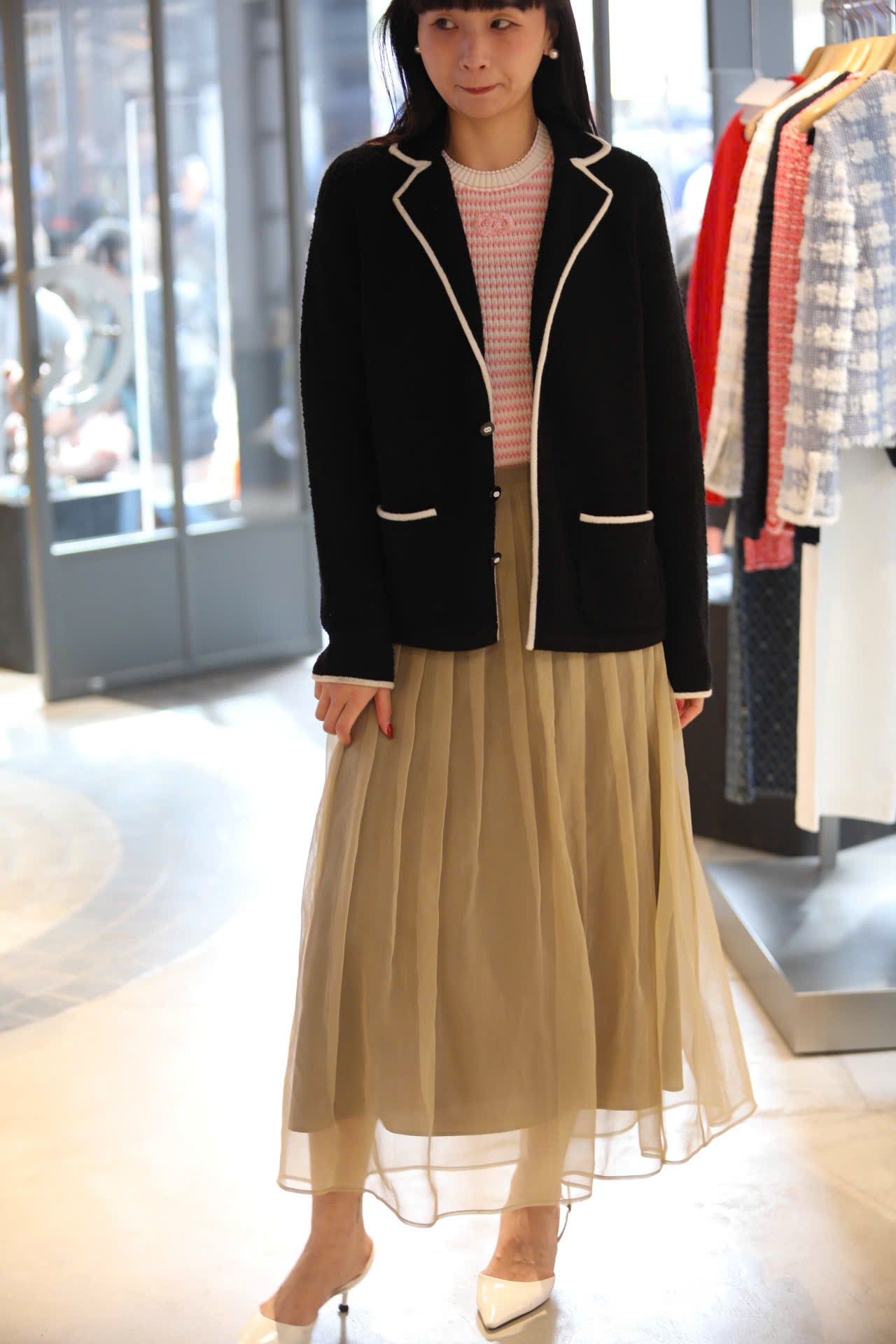  Áo CDG len đen cổ V viền trắng 