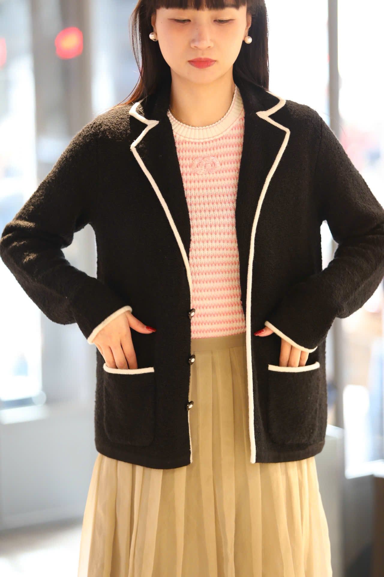  Áo CDG len đen cổ V viền trắng 