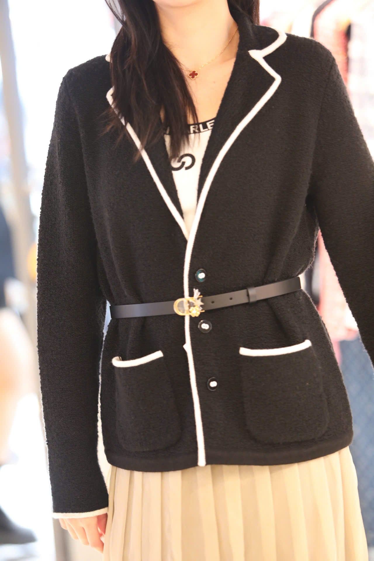  Áo CDG len đen cổ V viền trắng 