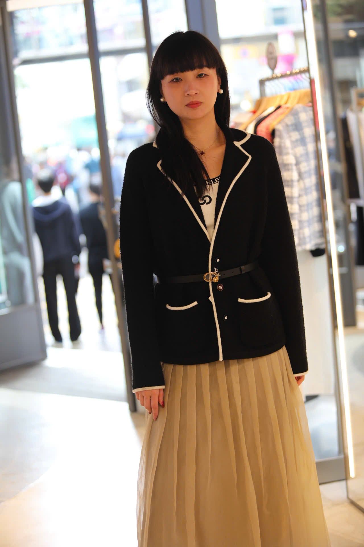  Áo CDG len đen cổ V viền trắng 