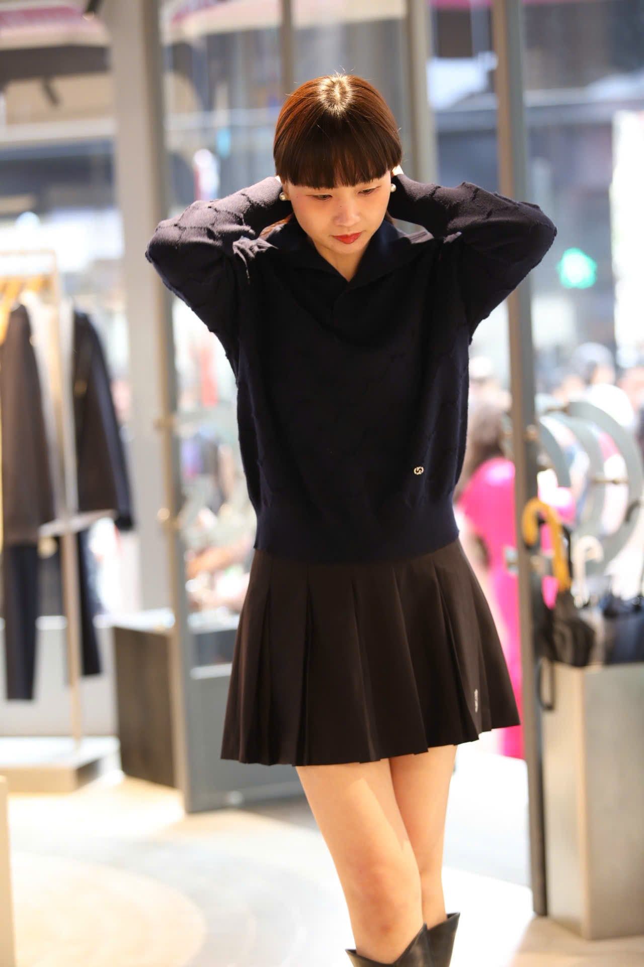  2.Áo len polo trám dài tay màu navy 