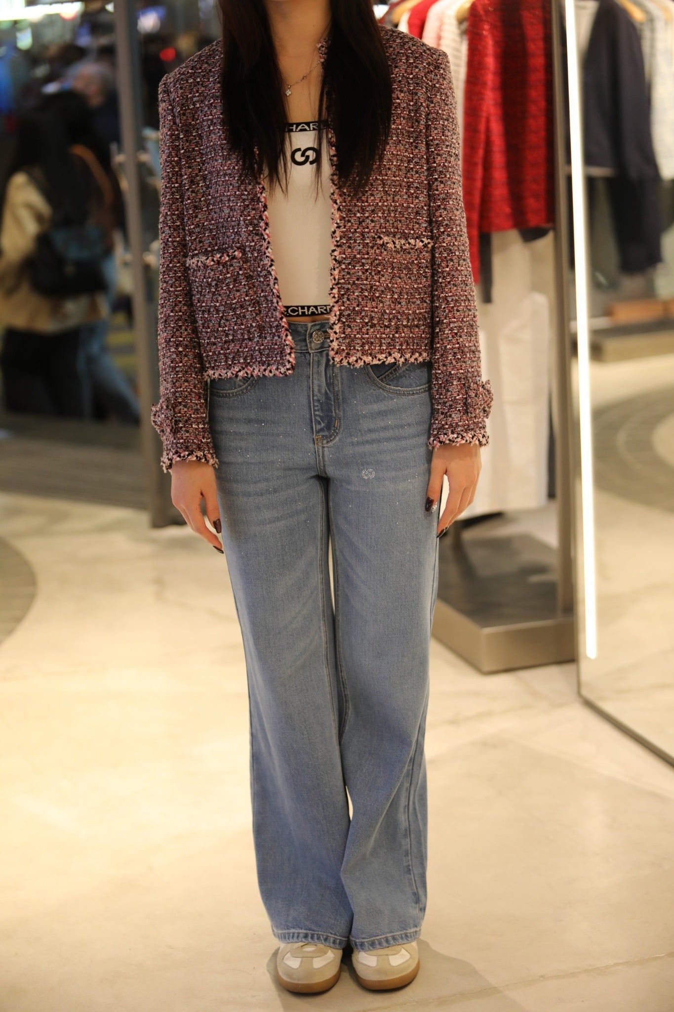  Quần jean xanh nhạt, logo gấu xanh đính đá 