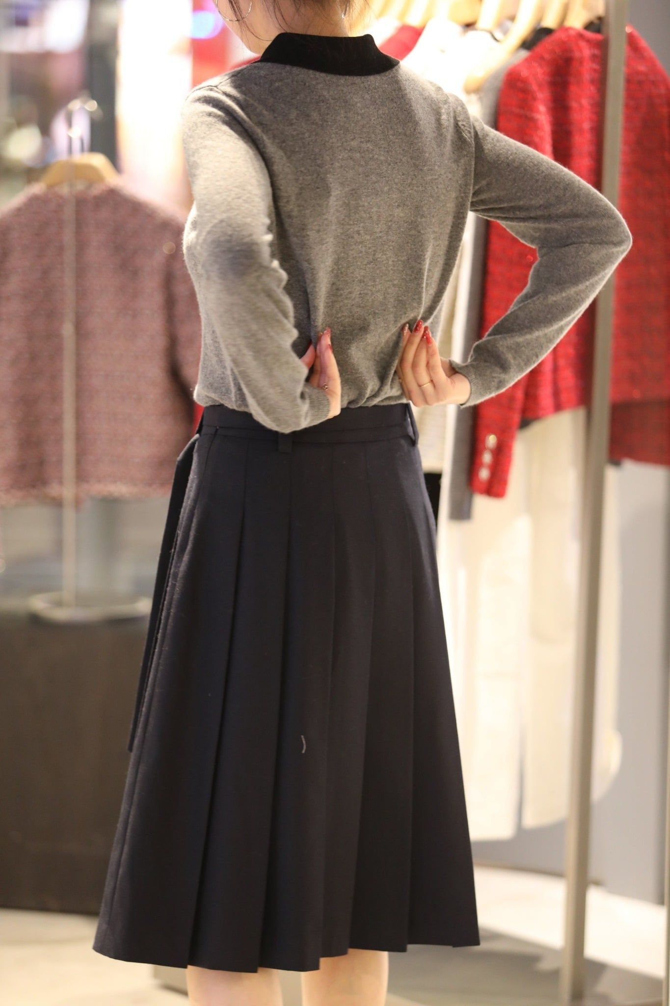  Áo CDG len xám cổ đen 