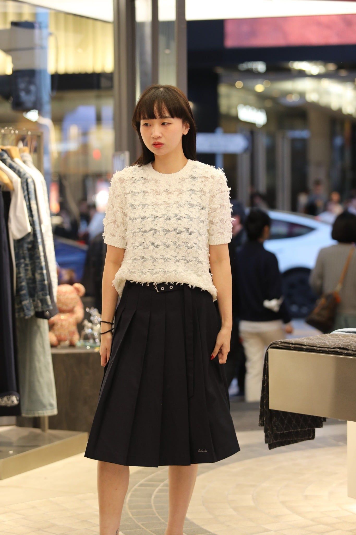  Áo trắng xù ngắn tay 