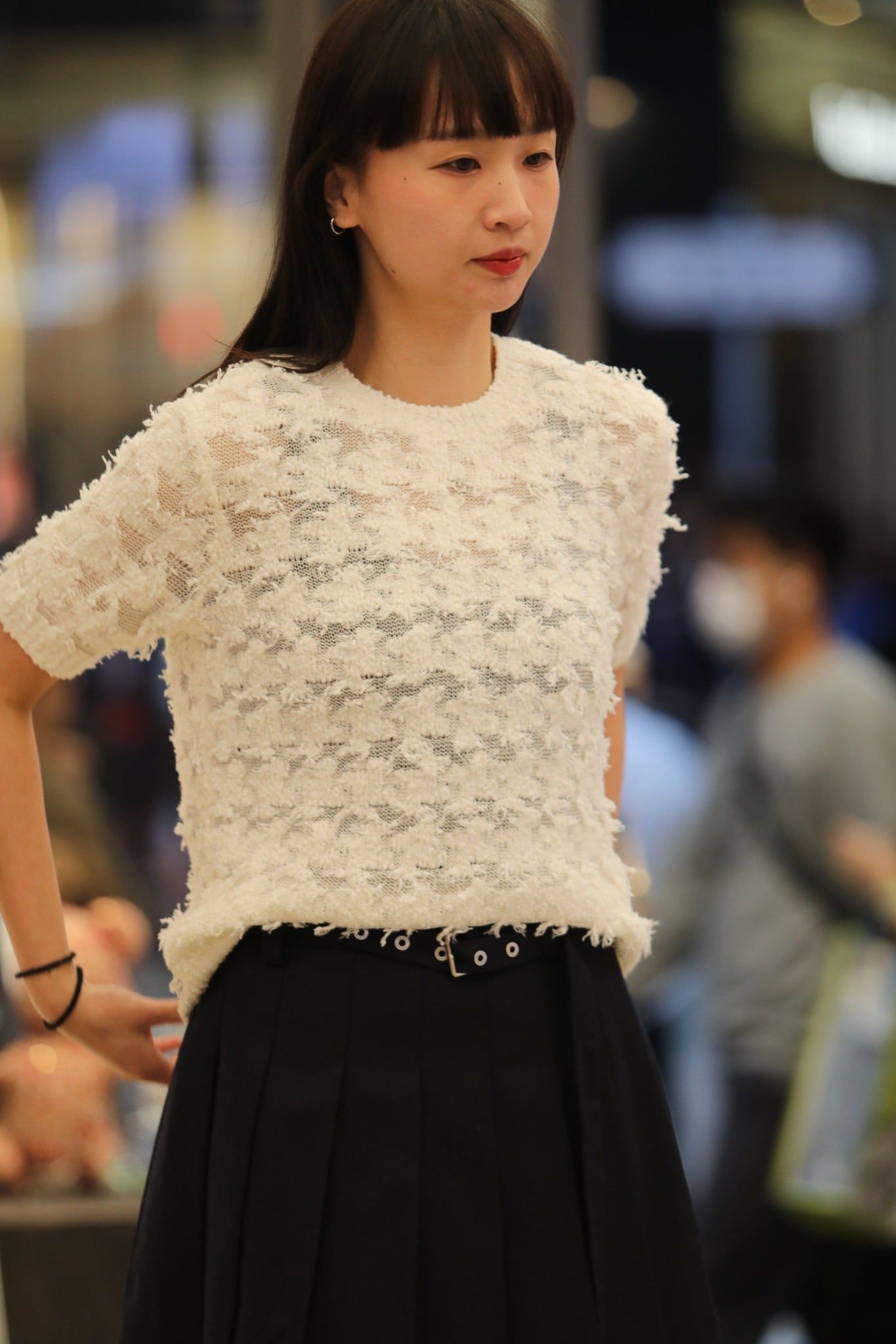  Áo trắng xù ngắn tay 