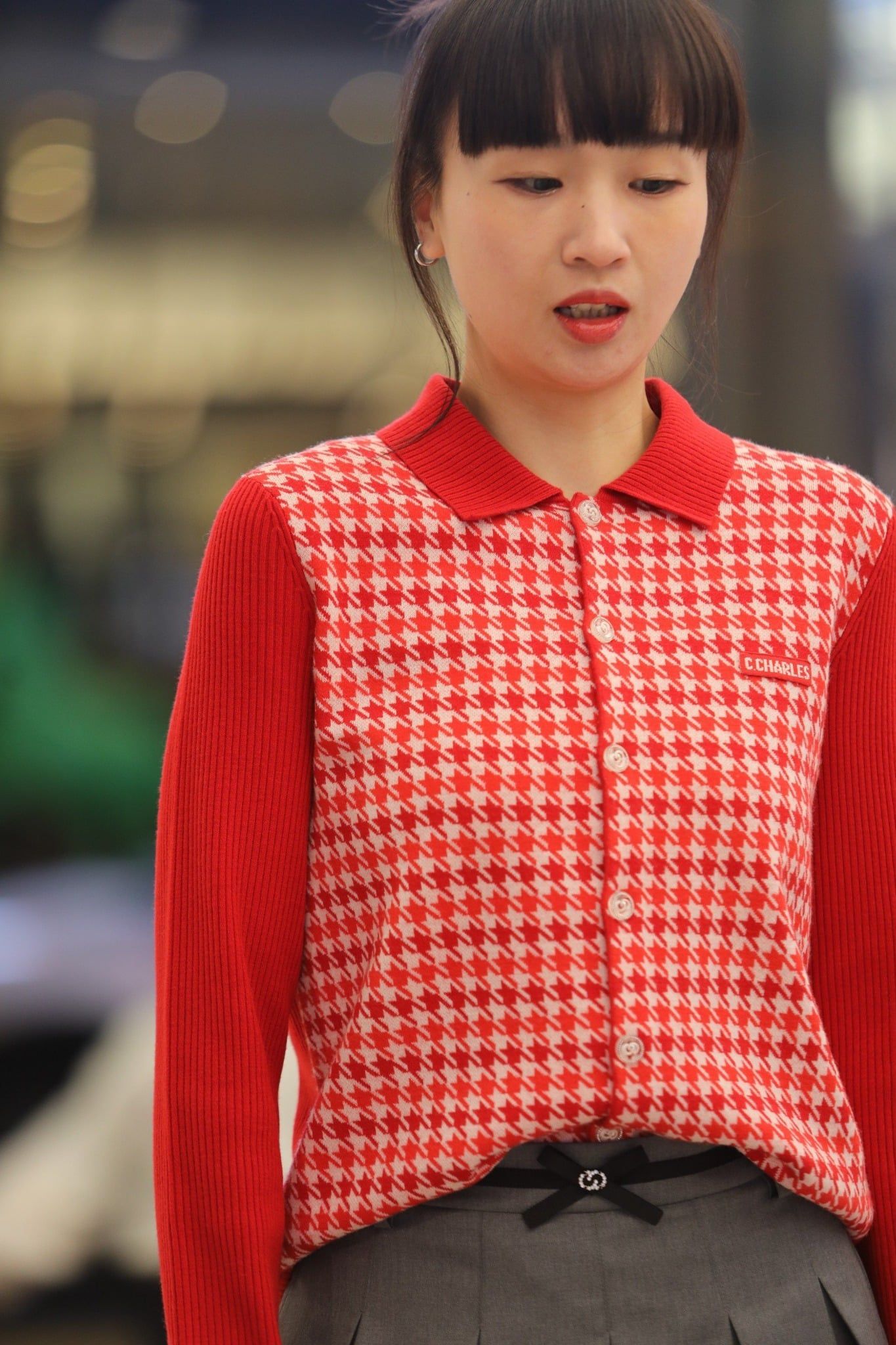  Áo CDG đỏ cổ polo. kẻ caro trắng 