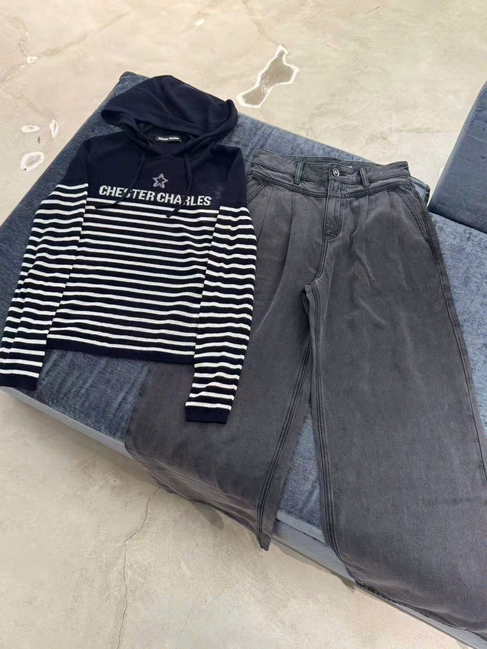  Áo dài tay có mũ, kẻ trắng- ngôi sao giữa 