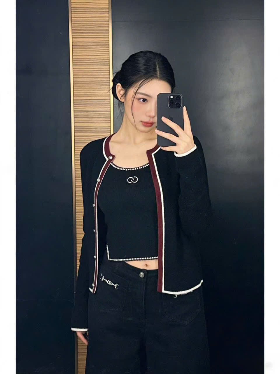  Áo CDG đen viền trắng đỏ 