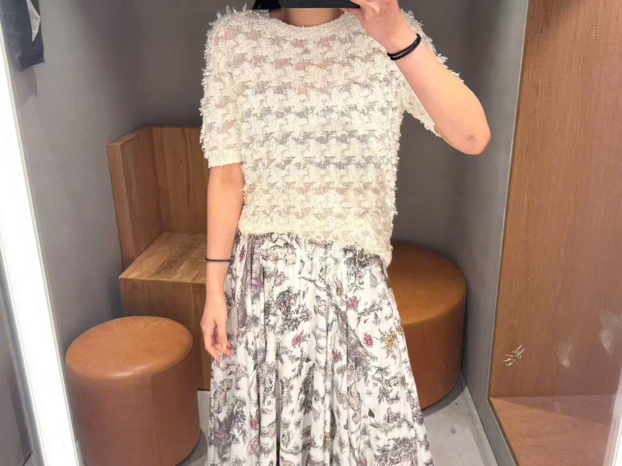  Áo trắng xù ngắn tay 