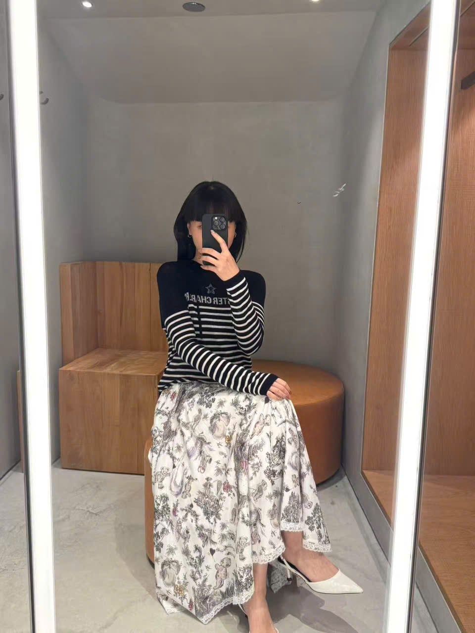  Áo dài tay có mũ, kẻ trắng- ngôi sao giữa 