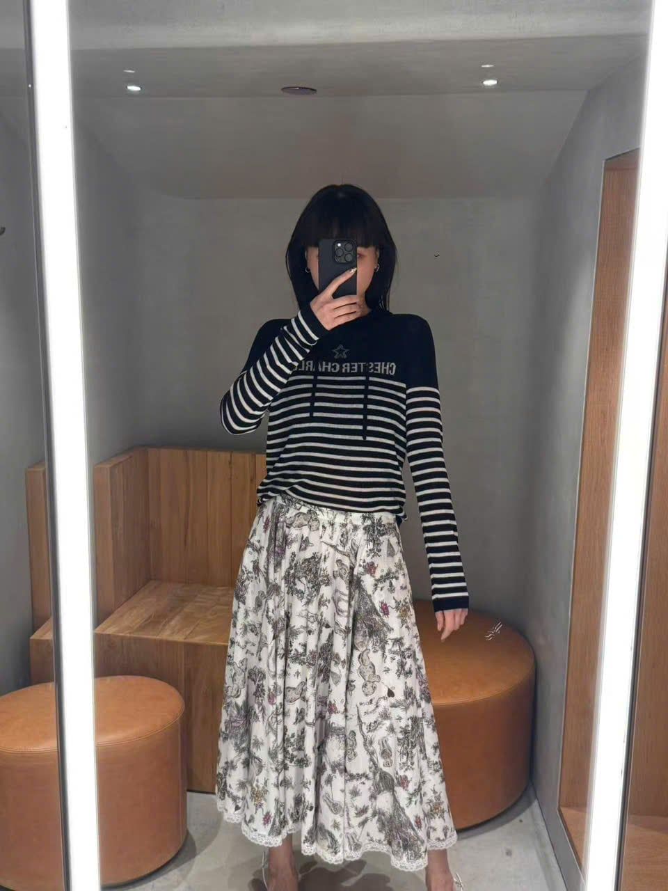  Áo dài tay có mũ, kẻ trắng- ngôi sao giữa 