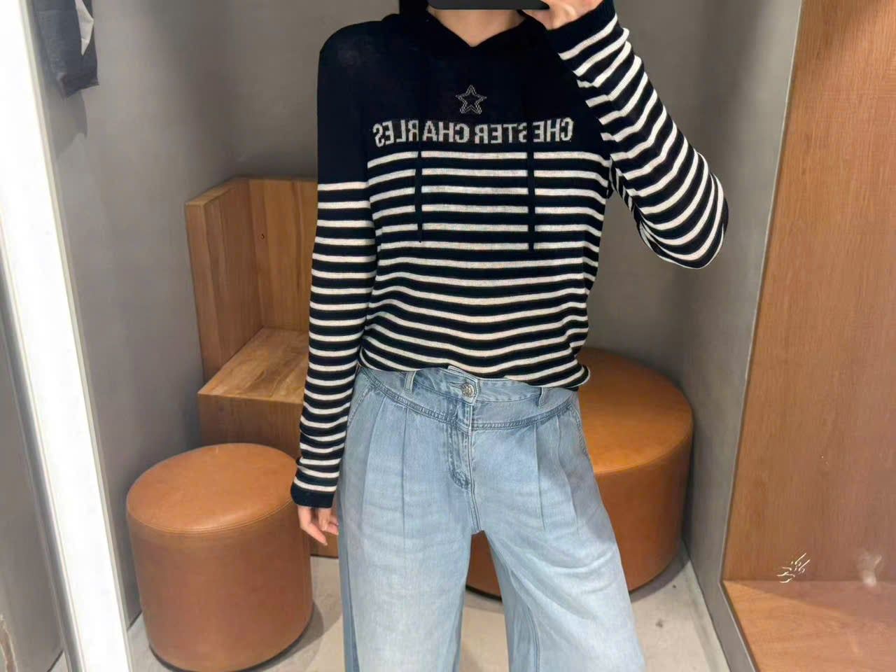  Áo dài tay có mũ, kẻ trắng- ngôi sao giữa 