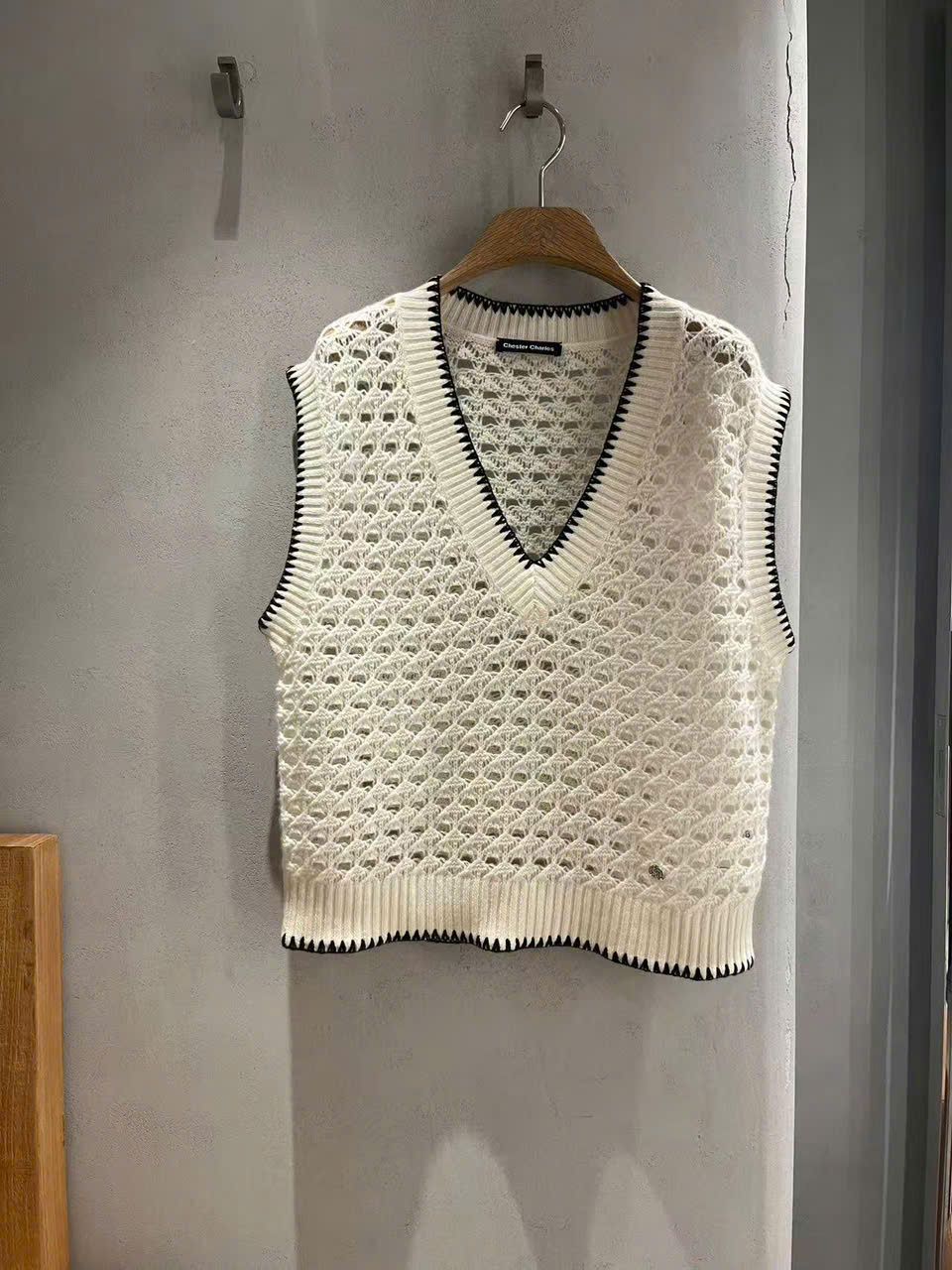  Áo gile trắng lưới viền đen 