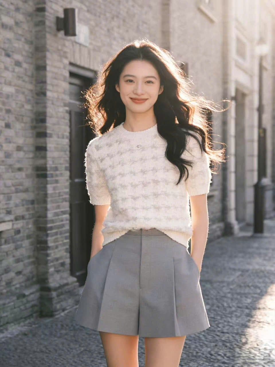  Áo trắng xù ngắn tay 
