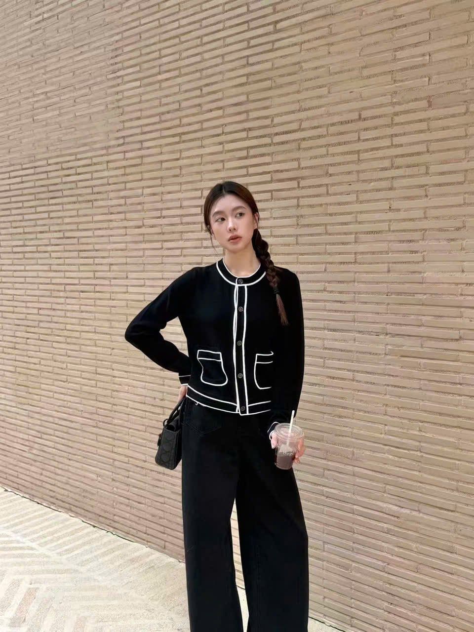  Áo CDG đen 2 túi viền trắng 26 