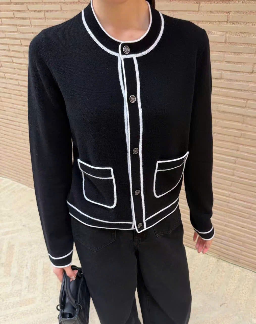  Áo CDG đen 2 túi viền trắng 26 