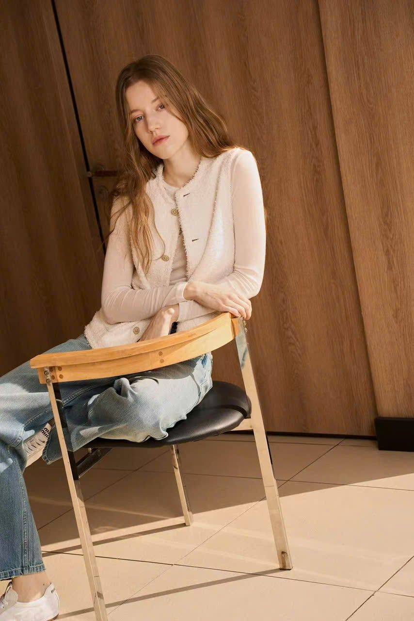  Áo gile trắng xù 