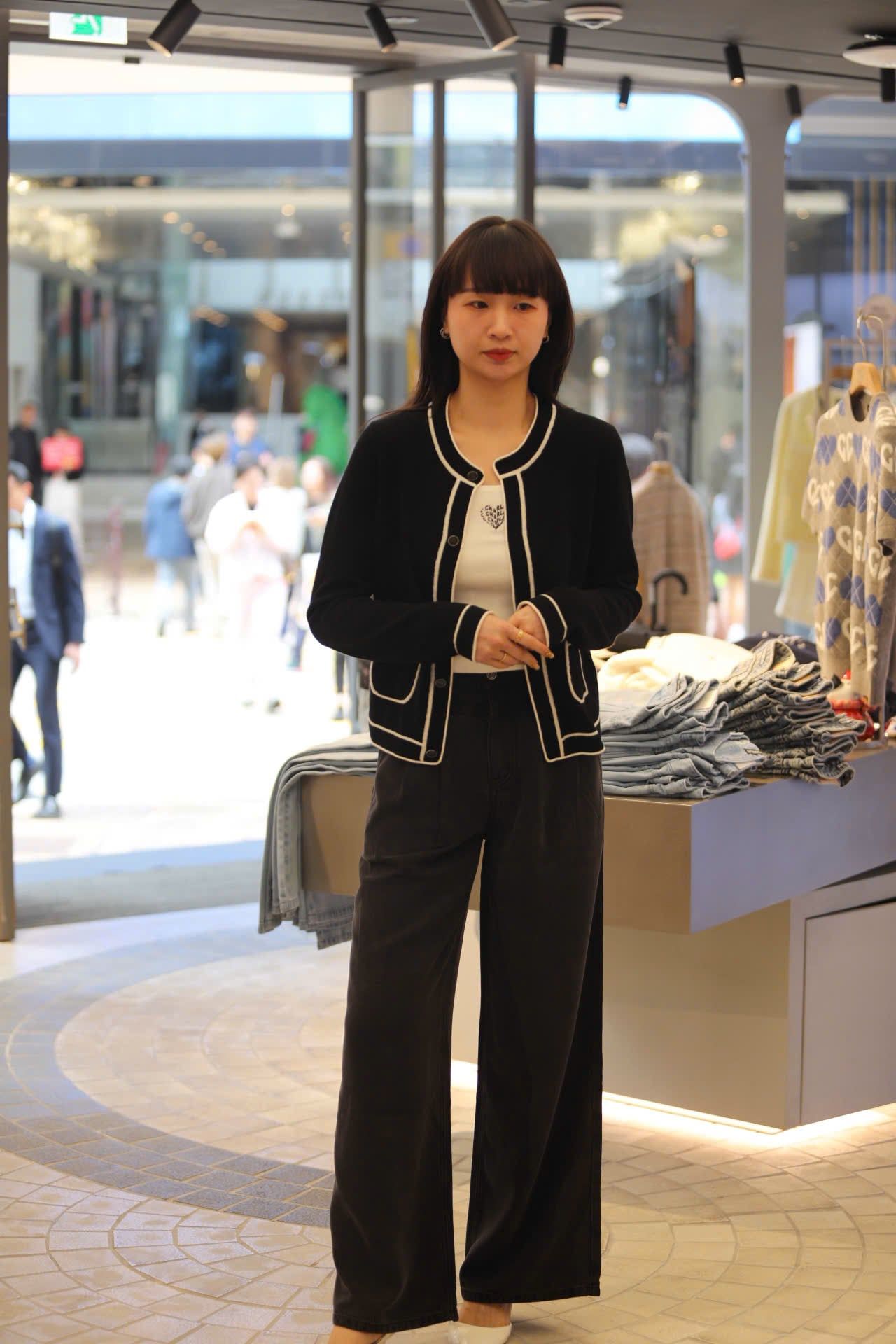  Áo CDG đen 2 túi viền trắng 26 