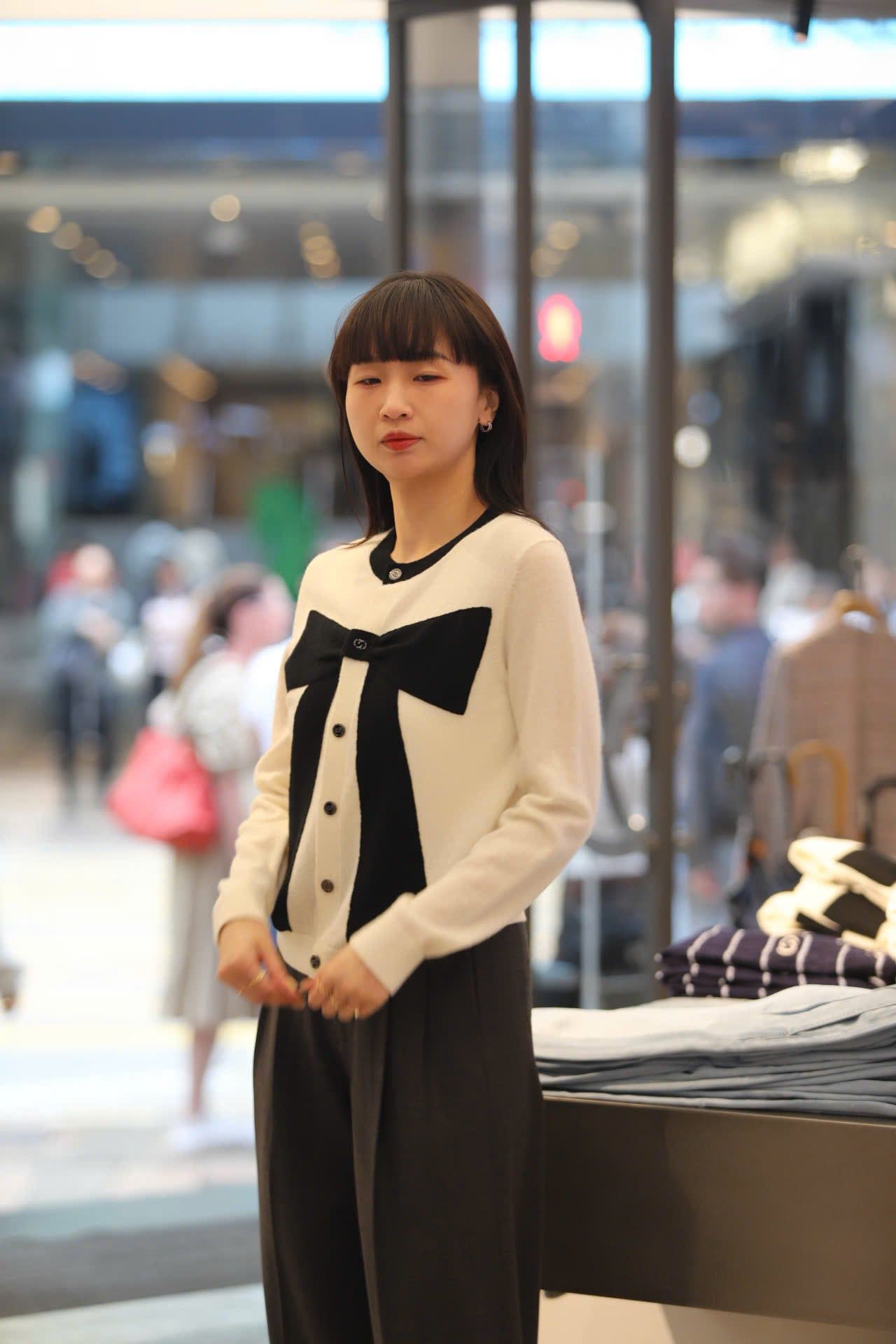  Áo CDG trắng nơ đen to ngực 