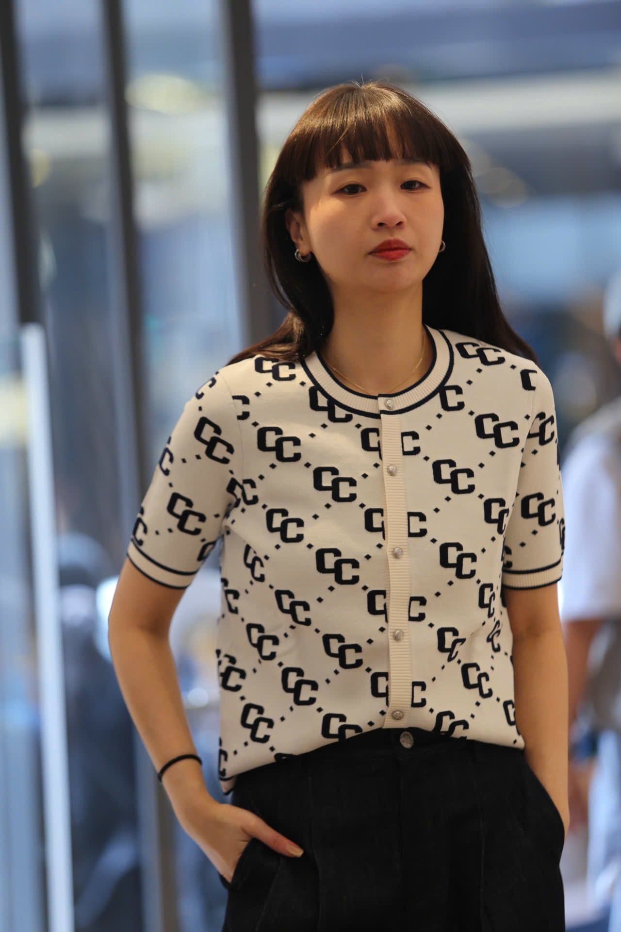  Áo CDG trắng ngắn tay full logo CC 