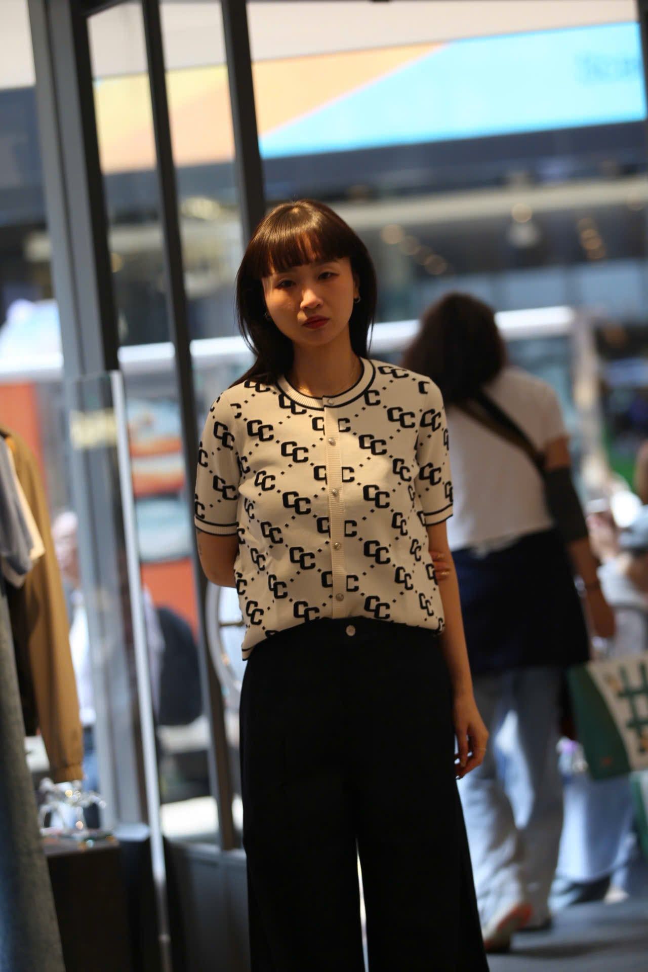  Áo CDG trắng ngắn tay full logo CC 