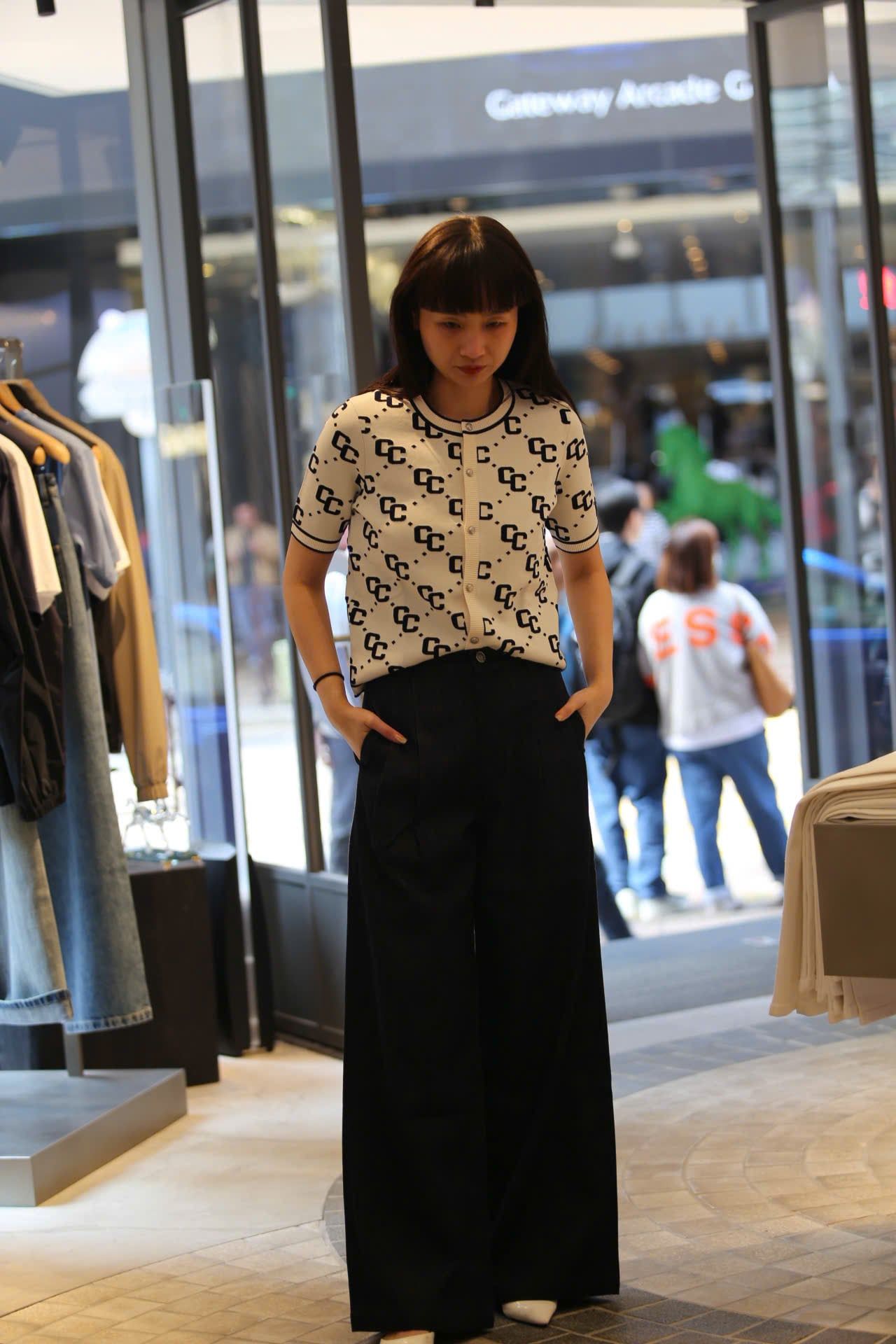  Áo CDG trắng ngắn tay full logo CC 