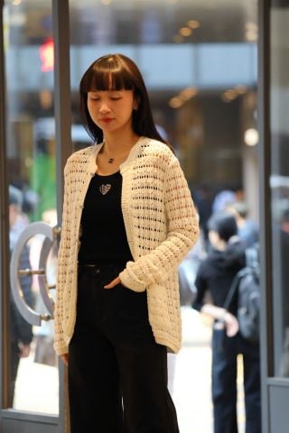  Áo CDG lưới trắng cài khuya 