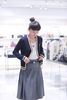  Áo CDG cổ V, màu xanh viền vàng, logo huy hiệu 