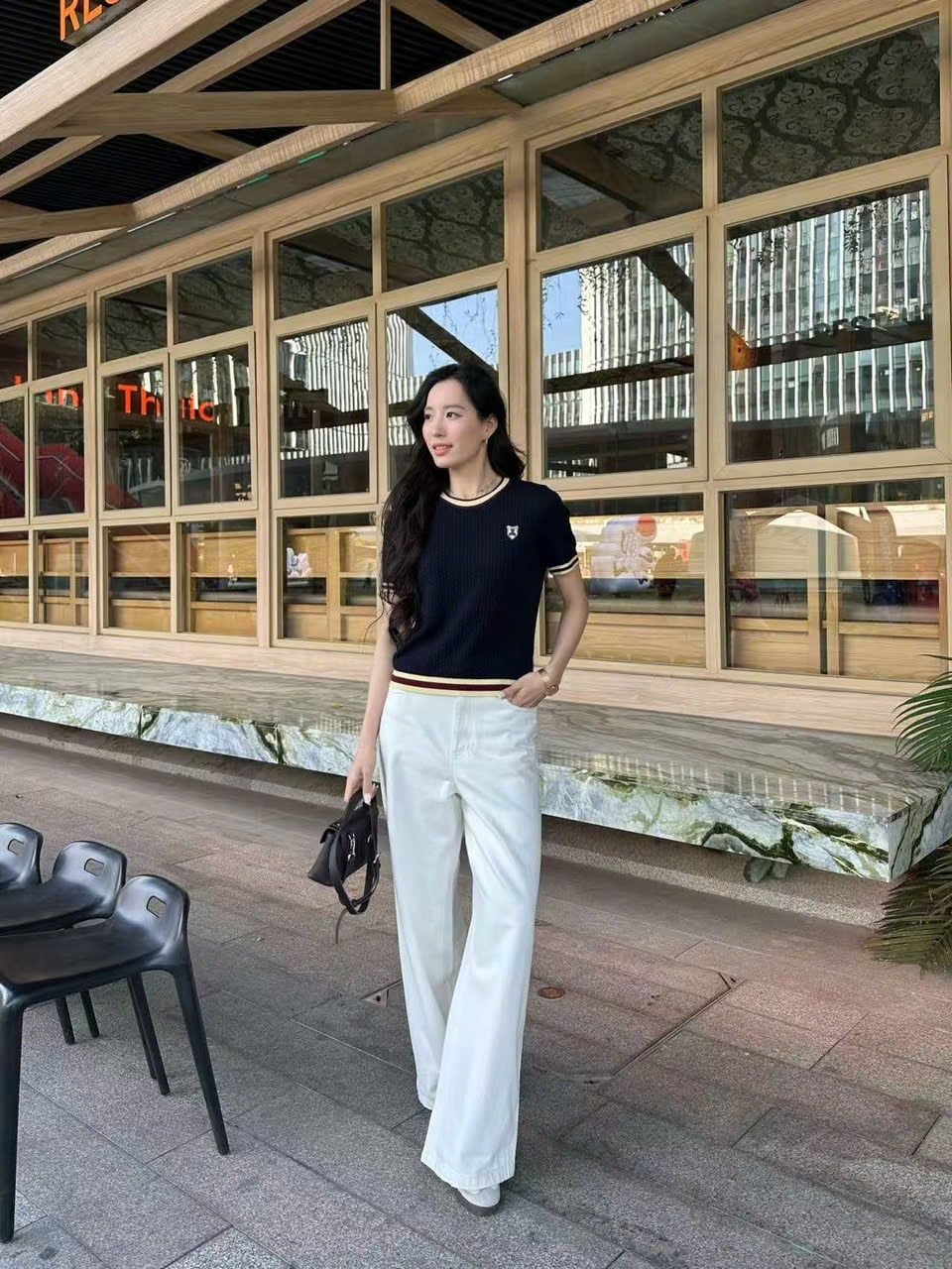  Áo ngắn tay xanh than viền vàng, logo huy hiệu 