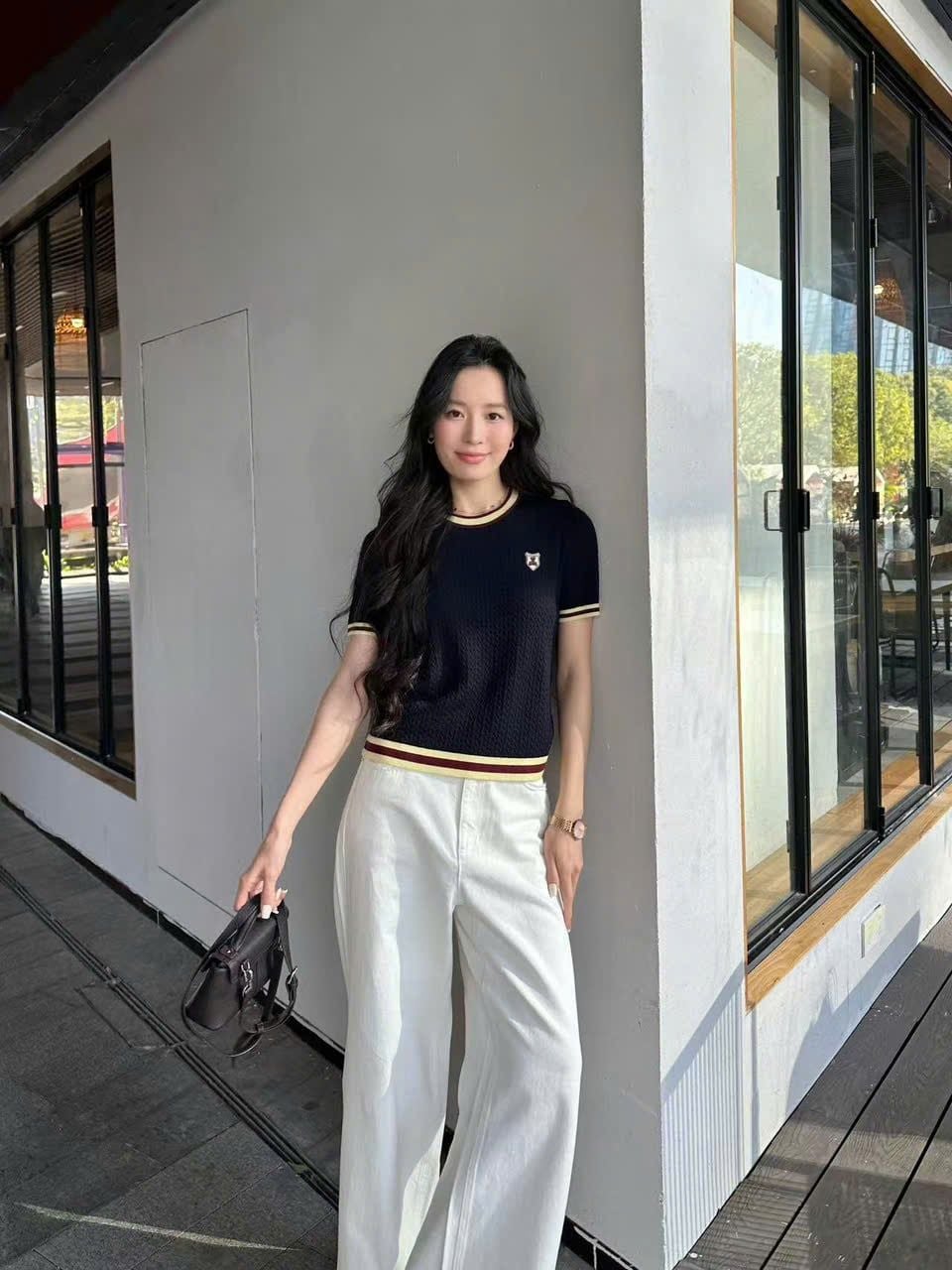  Áo ngắn tay xanh than viền vàng, logo huy hiệu 