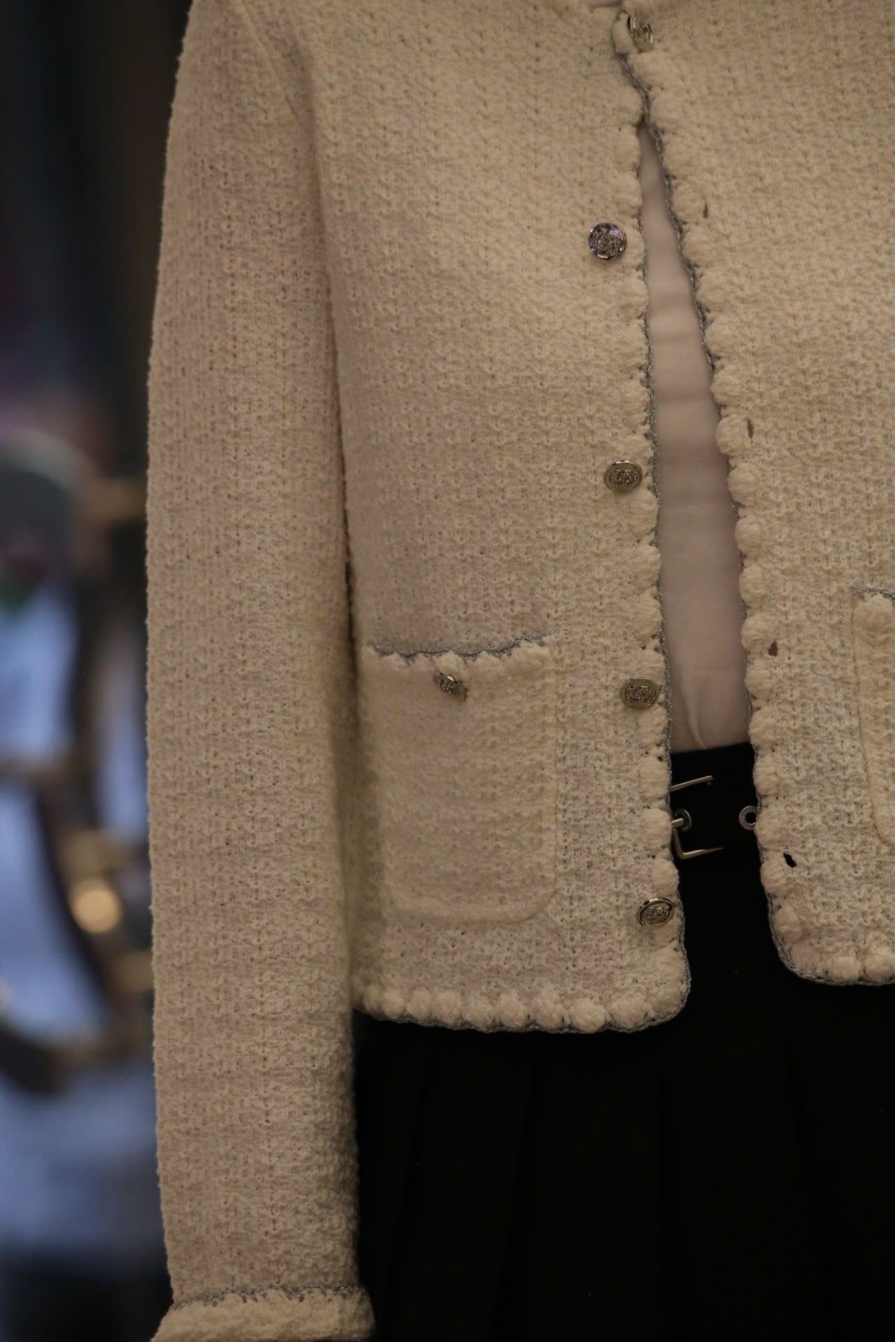  Áo CDG trắng viền 2 túi trước 