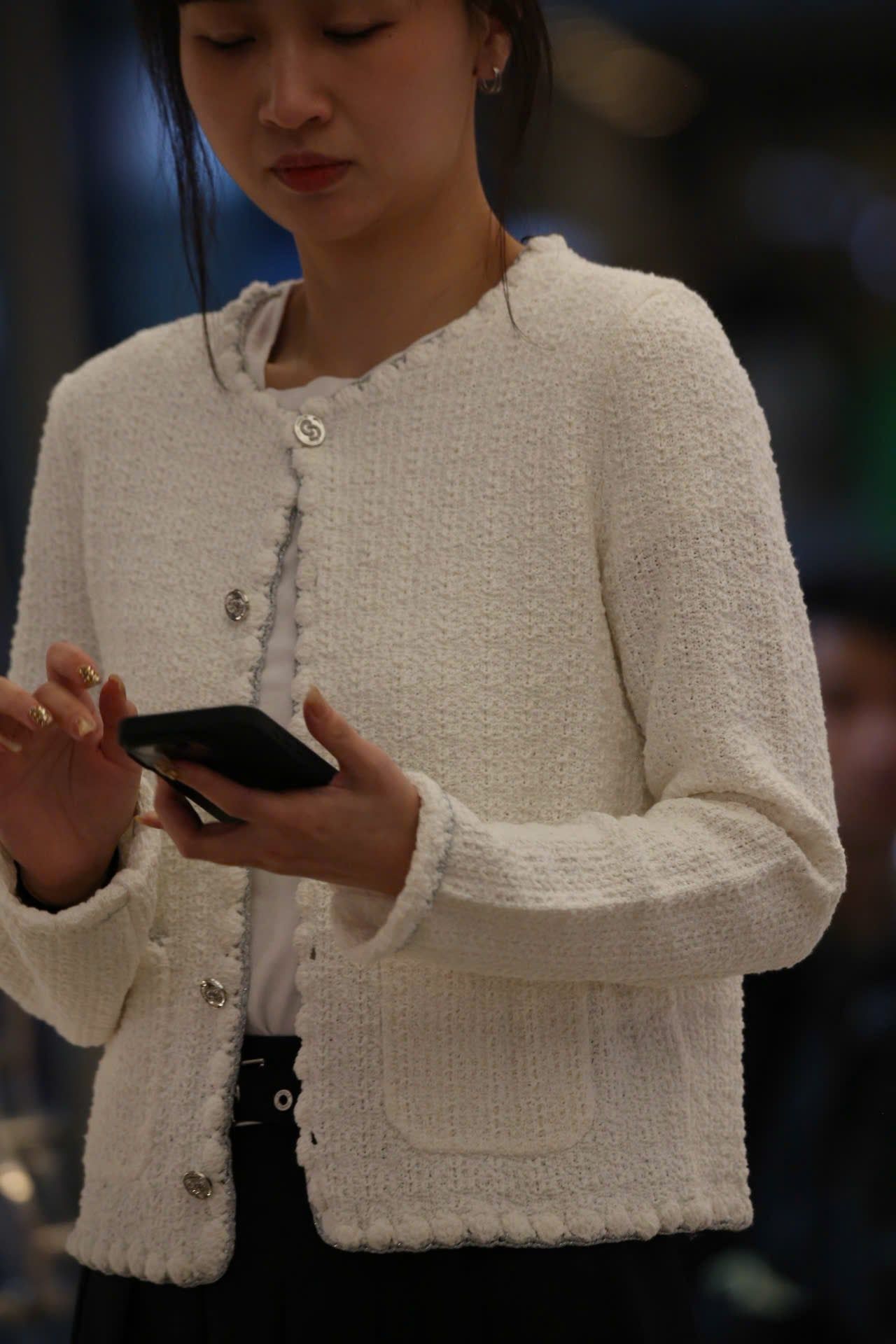  Áo CDG trắng viền 2 túi trước 