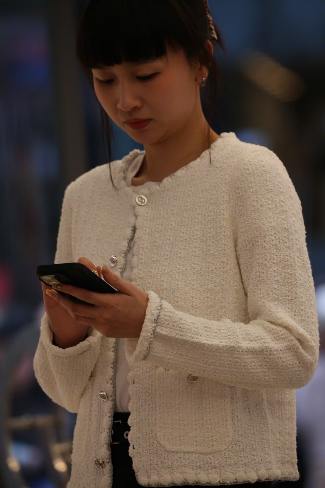  Áo CDG trắng viền 2 túi trước 