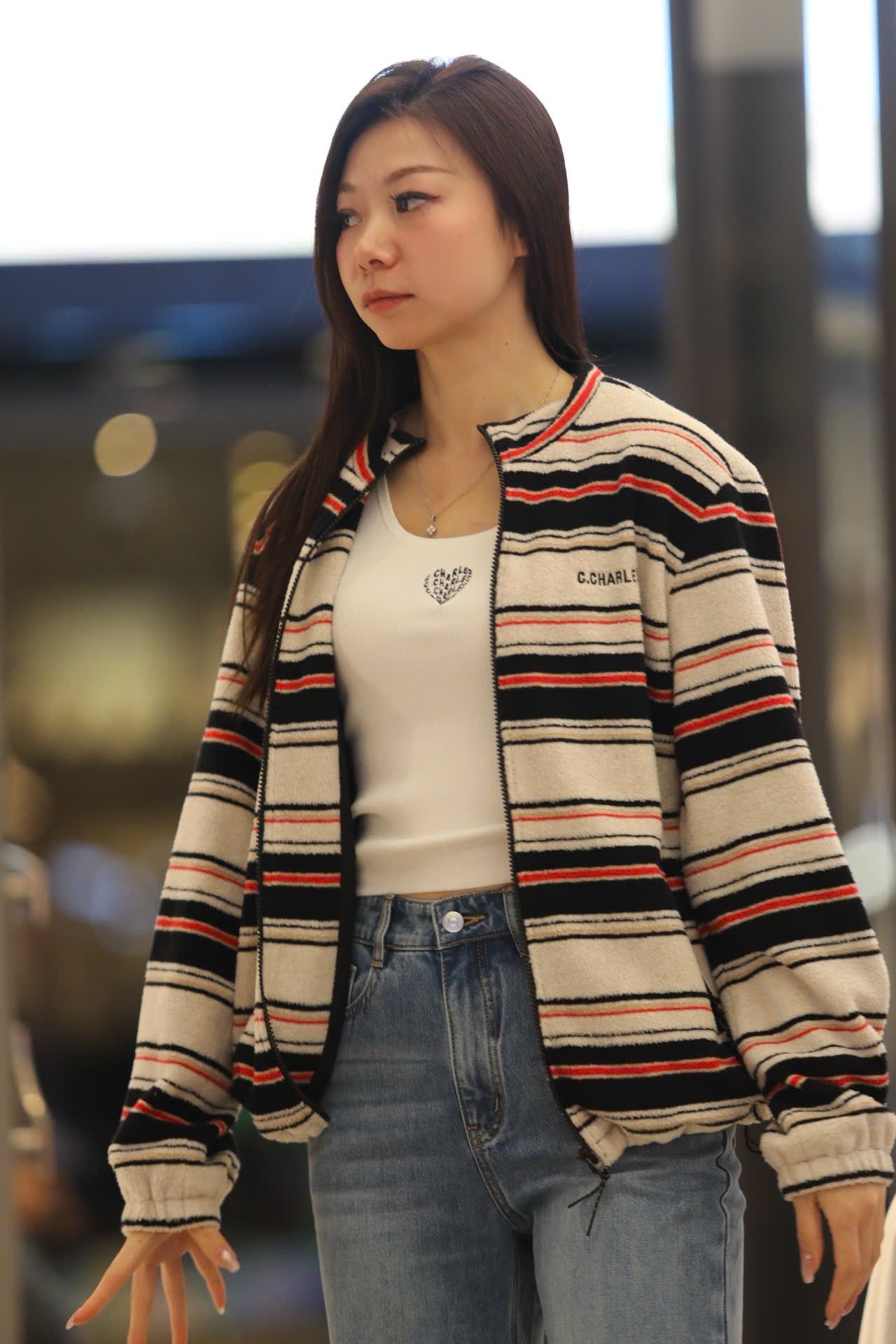  Áo khoác kẻ đỏ đen có mũ 