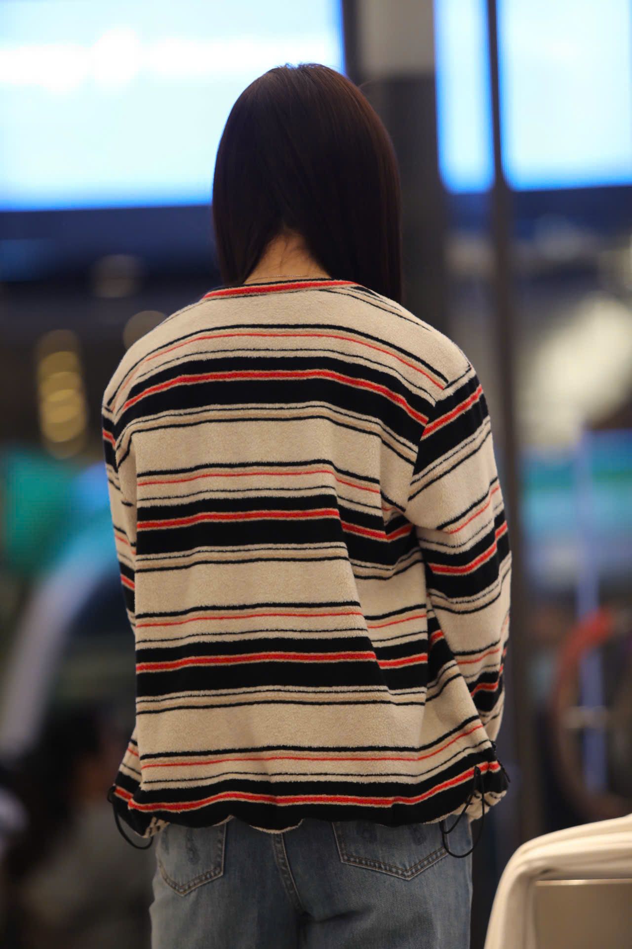  Áo khoác kẻ đỏ đen có mũ 