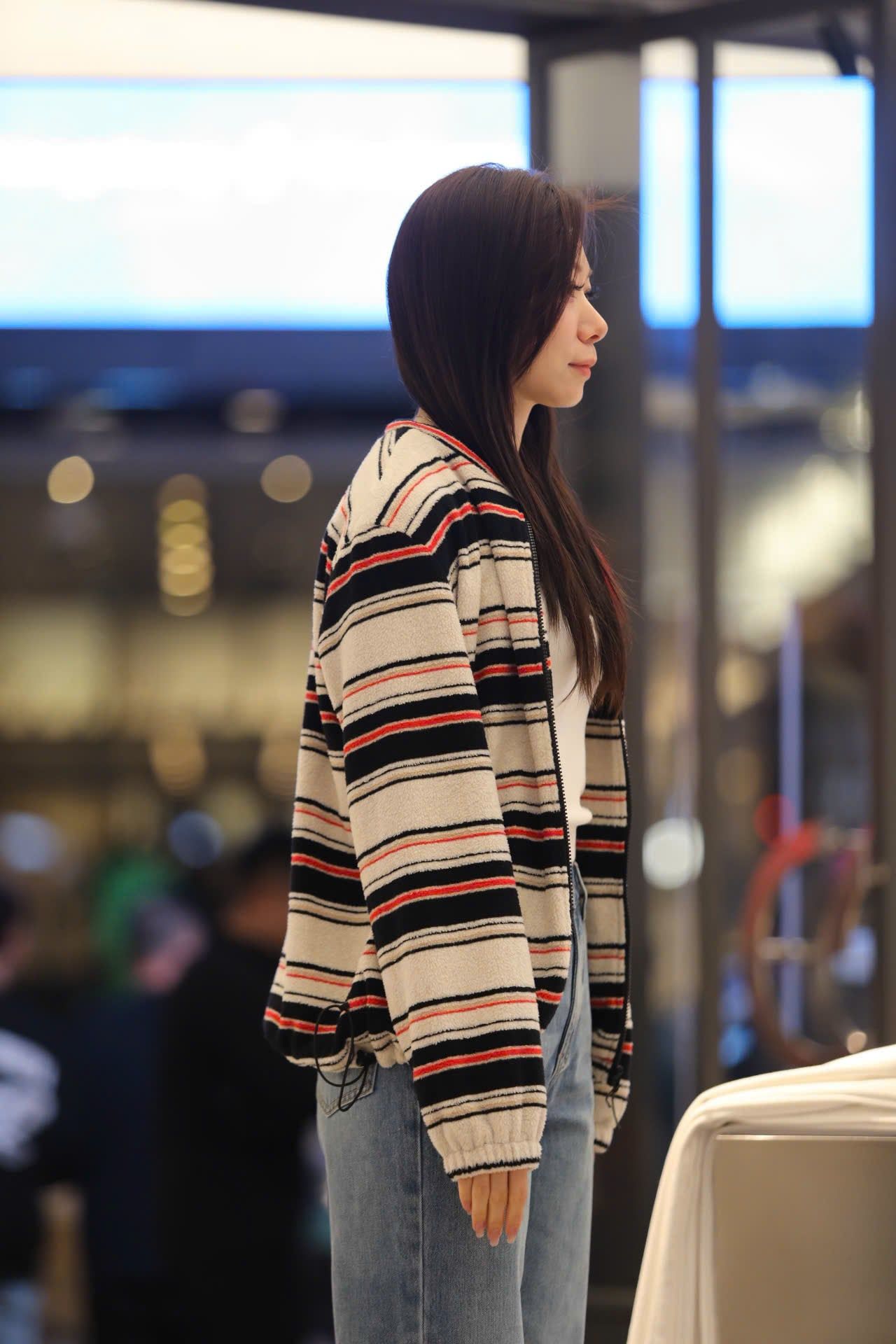  Áo khoác kẻ đỏ đen có mũ 