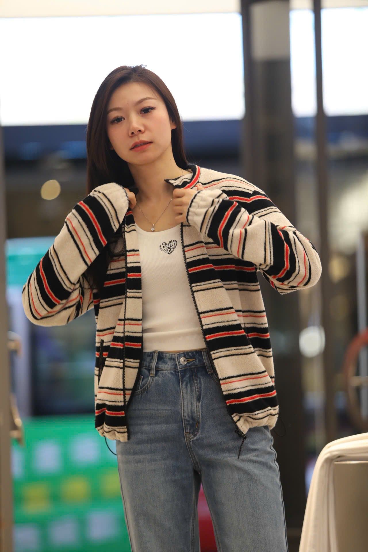  Áo khoác kẻ đỏ đen có mũ 