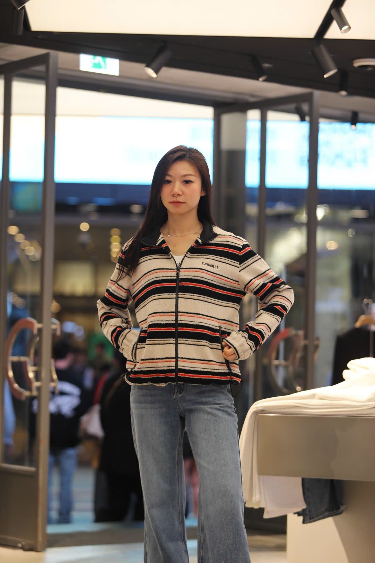  Áo khoác kẻ đỏ đen có mũ 