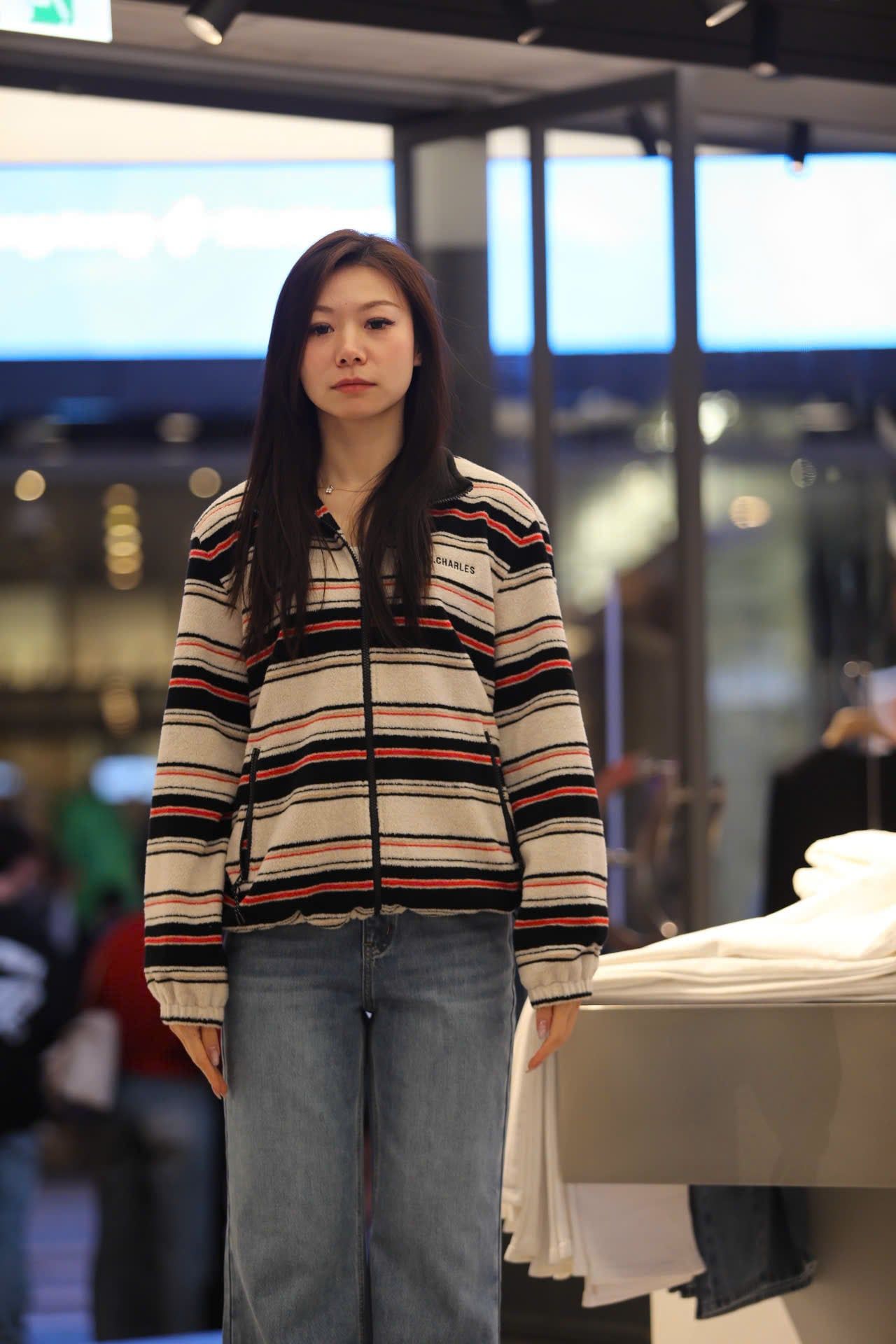  Áo khoác kẻ đỏ đen có mũ 