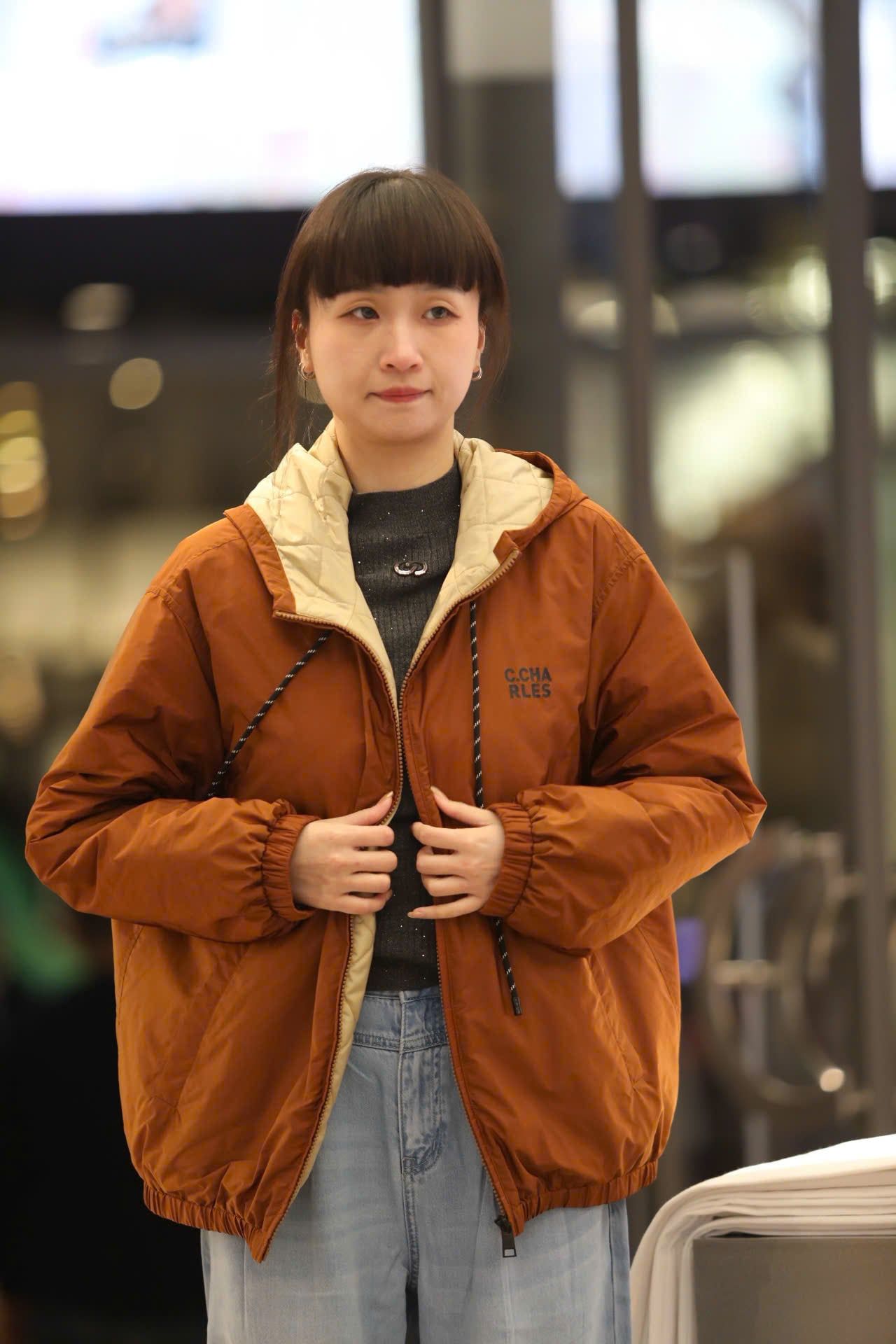  Áo khoác gió nâu 