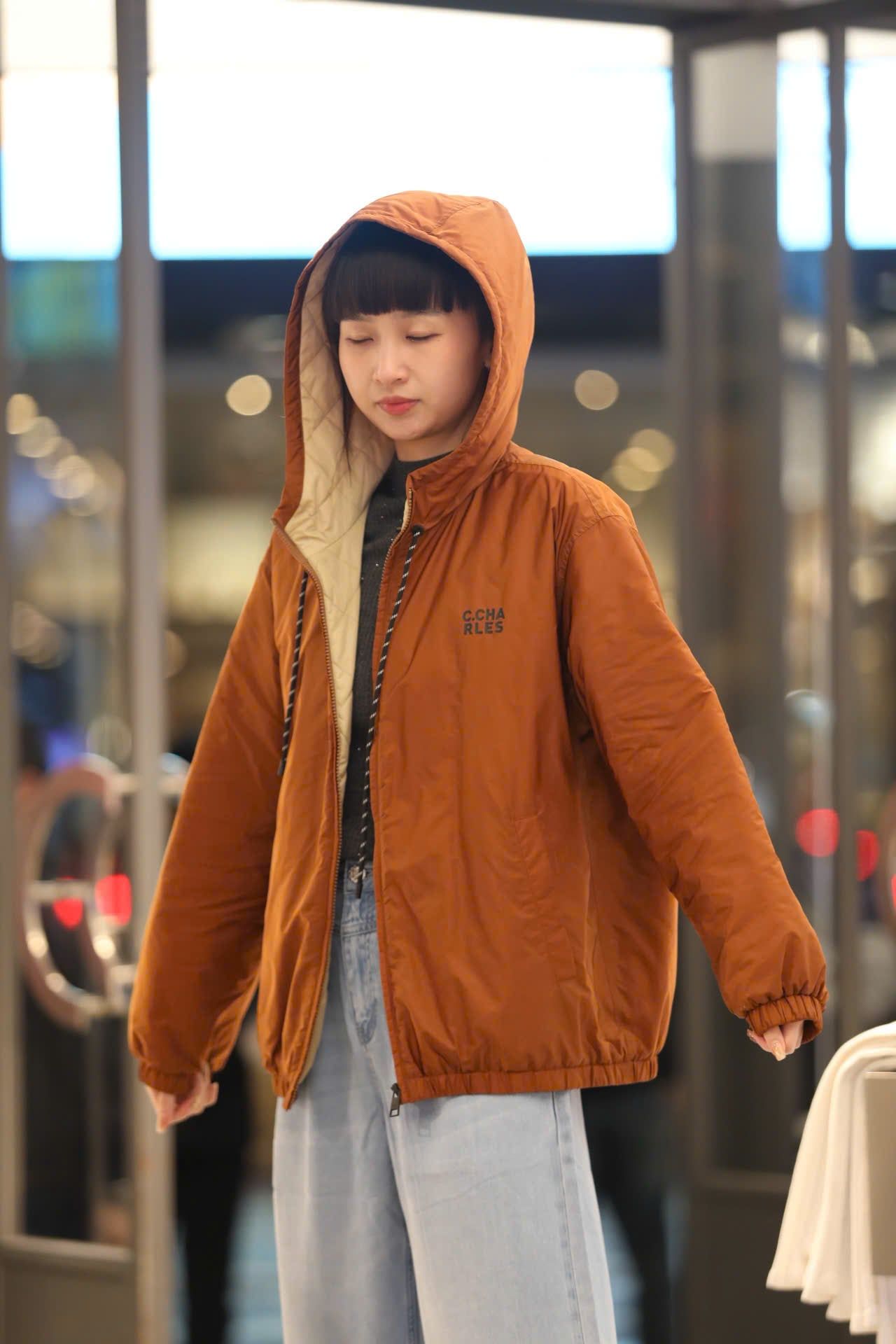  Áo khoác gió nâu 