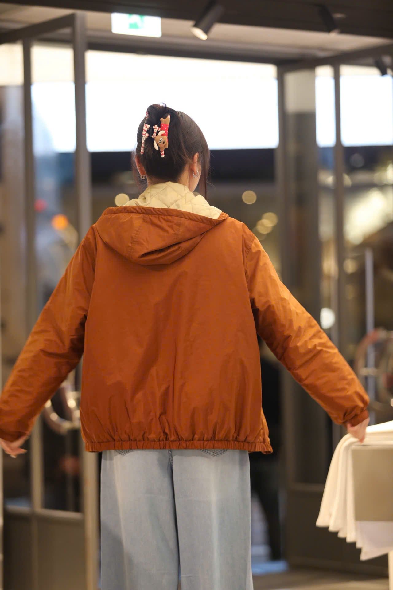  Áo khoác gió nâu 