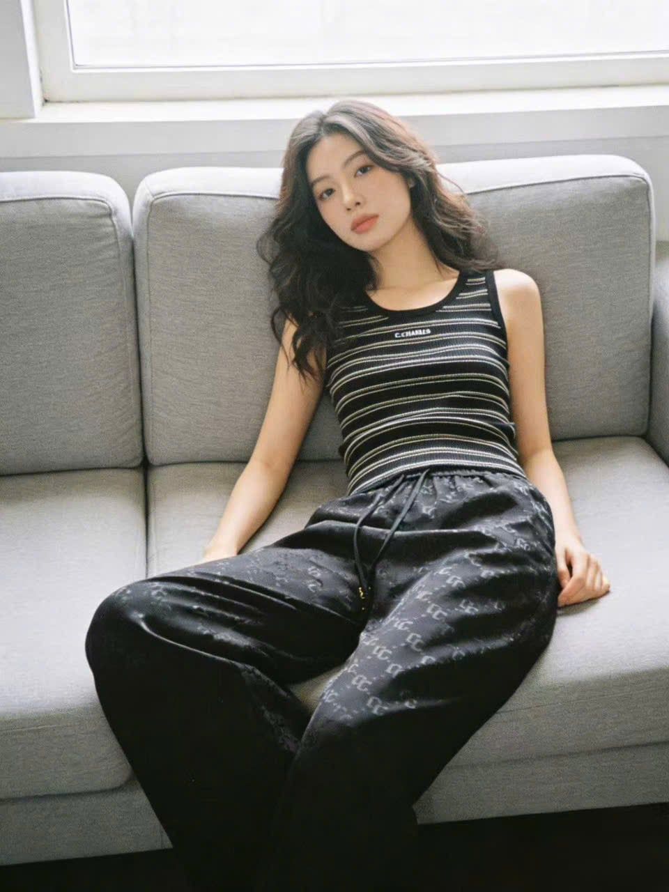  Áo tanktop kẻ đen trắng 